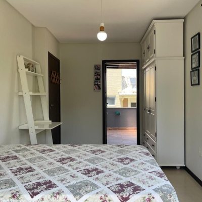 Casa em Condomínio com 225m², 5 quartos, 3 garagens, no bairro Campeche em Florianópolis