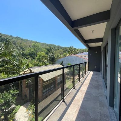 Casa em Condomínio com 225m², 5 quartos, 3 garagens, no bairro Campeche em Florianópolis