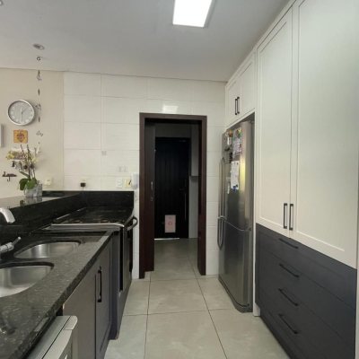 Casa em Condomínio com 225m², 5 quartos, 3 garagens, no bairro Campeche em Florianópolis