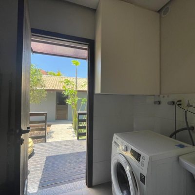 Casa em Condomínio com 225m², 5 quartos, 3 garagens, no bairro Campeche em Florianópolis