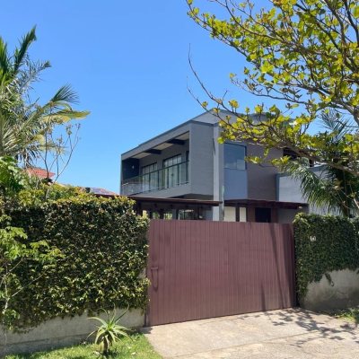 Casa em Condomínio com 225m², 5 quartos, 3 garagens, no bairro Campeche em Florianópolis
