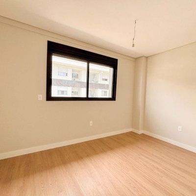 Sobrado Residencial com 201m², 4 quartos, 2 suítes, 2 garagens, no bairro Ingleses do Rio Vermelho em Florianópolis