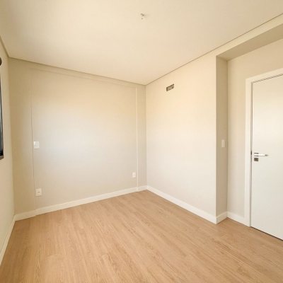 Sobrado Residencial com 201m², 4 quartos, 2 suítes, 2 garagens, no bairro Ingleses do Rio Vermelho em Florianópolis