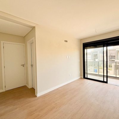 Sobrado Residencial com 201m², 4 quartos, 2 suítes, 2 garagens, no bairro Ingleses do Rio Vermelho em Florianópolis