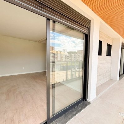 Sobrado Residencial com 201m², 4 quartos, 2 suítes, 2 garagens, no bairro Ingleses do Rio Vermelho em Florianópolis