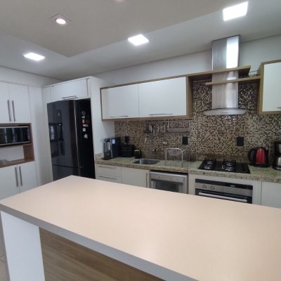 Apartamentos com 100m², 3 quartos, 1 suíte, 1 garagem, no bairro Capoeiras em Florianópolis