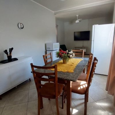 Casa Residencial com 65m², 2 quartos, 1 garagem, no bairro Campeche em Florianópolis