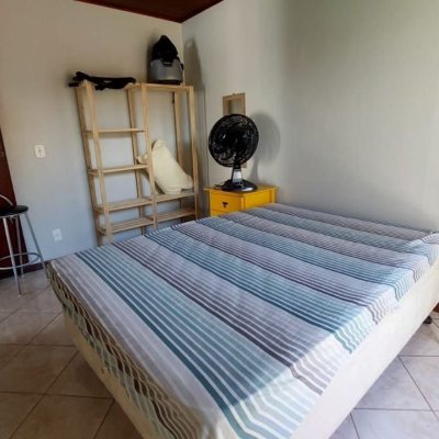 Casa Residencial com 65m², 2 quartos, 1 garagem, no bairro Campeche em Florianópolis