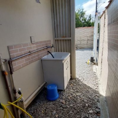 Casa Residencial com 65m², 2 quartos, 1 garagem, no bairro Campeche em Florianópolis