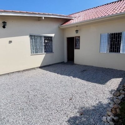 Casa Residencial com 65m², 2 quartos, 1 garagem, no bairro Campeche em Florianópolis