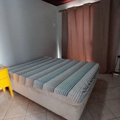 Casa Residencial com 65m², 2 quartos, 1 garagem, no bairro Campeche em Florianópolis