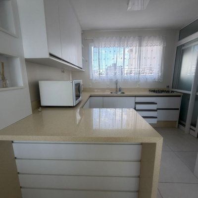 Apartamentos com 78m², 3 quartos, 1 suíte, 1 garagem, no bairro Centro em Florianópolis