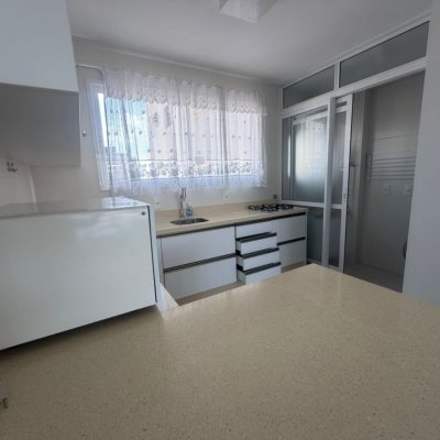 Apartamentos com 78m², 3 quartos, 1 suíte, 1 garagem, no bairro Centro em Florianópolis