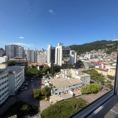 Apartamentos com 78m², 3 quartos, 1 suíte, 1 garagem, no bairro Centro em Florianópolis