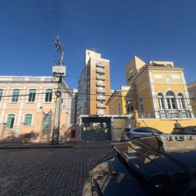 Apartamentos com 78m², 3 quartos, 1 suíte, 1 garagem, no bairro Centro em Florianópolis