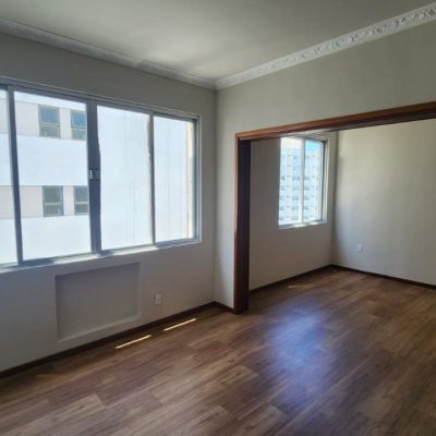 Apartamentos com 117m², 2 quartos, 1 suíte, no bairro Centro em Florianópolis