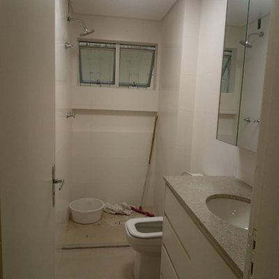 Apartamentos com 101m², 4 quartos, 1 suíte, 1 garagem, no bairro Carvoeira em Florianópolis