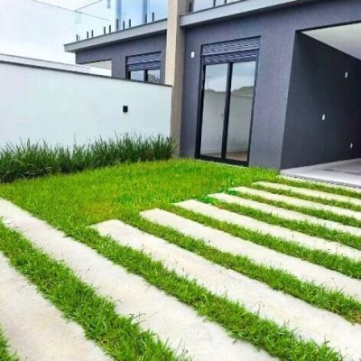Sobrado Residencial com 200m², 4 quartos (sendo 4 suítes), 3 garagens, no bairro Ingleses do Rio Vermelho em Florianópolis