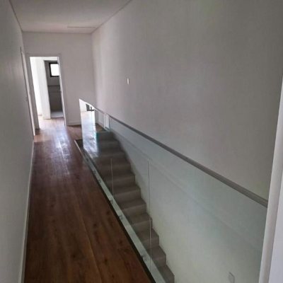 Sobrado Residencial com 200m², 4 quartos (sendo 4 suítes), 3 garagens, no bairro Ingleses do Rio Vermelho em Florianópolis