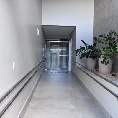 Apartamentos com 49m², 1 quarto, 1 garagem, no bairro Centro em Florianópolis