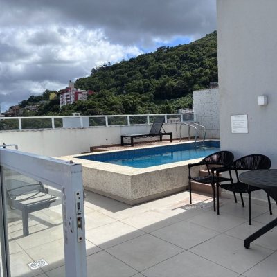 Apartamentos com 49m², 1 quarto, 1 garagem, no bairro Centro em Florianópolis