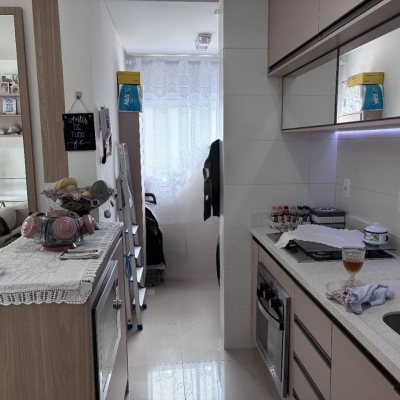 Apartamentos com 49m², 1 quarto, 1 garagem, no bairro Centro em Florianópolis