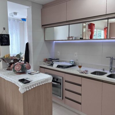 Apartamentos com 49m², 1 quarto, 1 garagem, no bairro Centro em Florianópolis