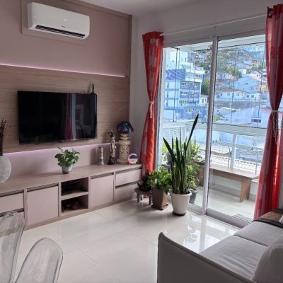Apartamentos com 49m², 1 quarto, 1 garagem, no bairro Centro em Florianópolis