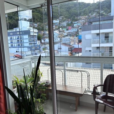 Apartamentos com 49m², 1 quarto, 1 garagem, no bairro Centro em Florianópolis