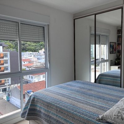 Apartamentos com 49m², 1 quarto, 1 garagem, no bairro Centro em Florianópolis