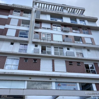 Apartamentos com 49m², 1 quarto, 1 garagem, no bairro Centro em Florianópolis