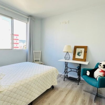 Apartamentos com 96m², 3 quartos, 1 suíte, 1 garagem, no bairro Trindade em Florianópolis