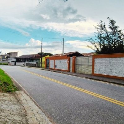 Sobrado Residencial com 180m², 5 quartos (sendo 1 suíte), 2 garagens, no bairro Ribeirão Da Ilha em Florianópolis
