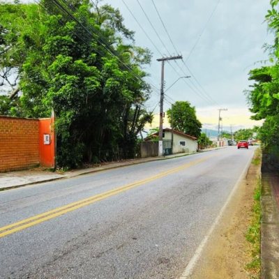 Sobrado Residencial com 180m², 5 quartos (sendo 1 suíte), 2 garagens, no bairro Ribeirão Da Ilha em Florianópolis