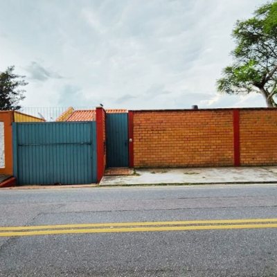 Sobrado Residencial com 180m², 5 quartos (sendo 1 suíte), 2 garagens, no bairro Ribeirão Da Ilha em Florianópolis