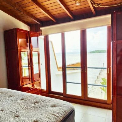 Sobrado Residencial com 180m², 5 quartos (sendo 1 suíte), 2 garagens, no bairro Ribeirão Da Ilha em Florianópolis