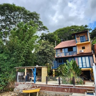 Sobrado Residencial com 180m², 5 quartos (sendo 1 suíte), 2 garagens, no bairro Ribeirão Da Ilha em Florianópolis