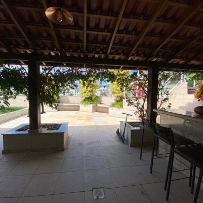 Cobertura com 501m², 4 quartos, 3 suítes, 3 garagens, no bairro Pantanal em Florianópolis