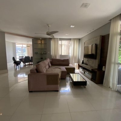 Cobertura com 501m², 4 quartos, 3 suítes, 3 garagens, no bairro Pantanal em Florianópolis