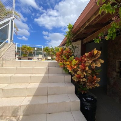 Cobertura com 501m², 4 quartos, 3 suítes, 3 garagens, no bairro Pantanal em Florianópolis