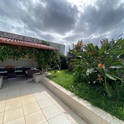 Cobertura com 501m², 4 quartos, 3 suítes, 3 garagens, no bairro Pantanal em Florianópolis