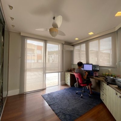 Cobertura com 501m², 4 quartos, 3 suítes, 3 garagens, no bairro Pantanal em Florianópolis