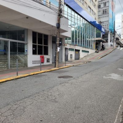 Apartamentos com 58m², 2 quartos, no bairro Centro em Florianópolis