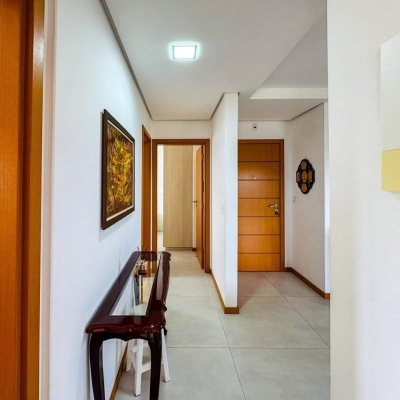 Apartamentos com 83m², 3 quartos, 1 suíte, 2 garagens, no bairro Agronômica em Florianópolis