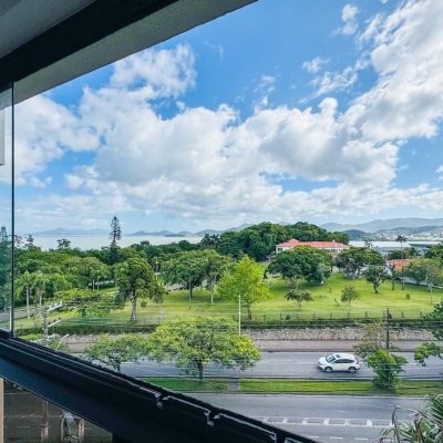 Apartamentos com 83m², 3 quartos, 1 suíte, 2 garagens, no bairro Agronômica em Florianópolis