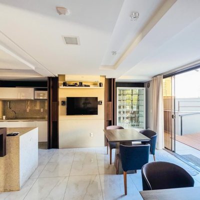 Apartamentos com 83m², 3 quartos, 1 suíte, 2 garagens, no bairro Agronômica em Florianópolis