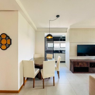 Apartamentos com 83m², 3 quartos, 1 suíte, 2 garagens, no bairro Agronômica em Florianópolis