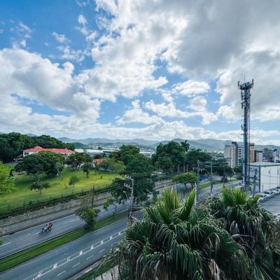 Apartamentos com 83m², 3 quartos, 1 suíte, 2 garagens, no bairro Agronômica em Florianópolis
