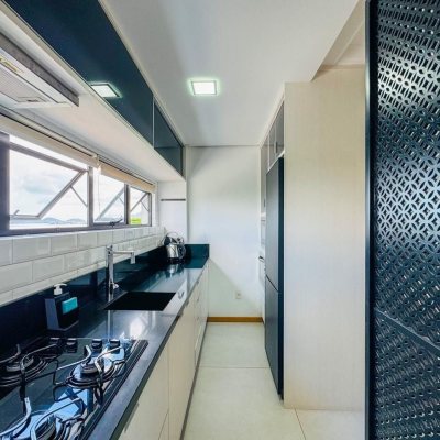 Apartamentos com 83m², 3 quartos, 1 suíte, 2 garagens, no bairro Agronômica em Florianópolis