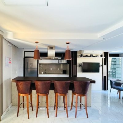 Apartamentos com 83m², 3 quartos, 1 suíte, 2 garagens, no bairro Agronômica em Florianópolis